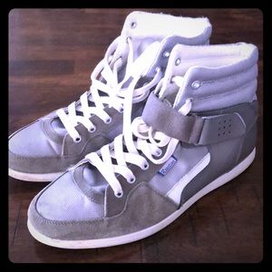 Kenneth Cole Reaction Men’s gray fashion sneaker